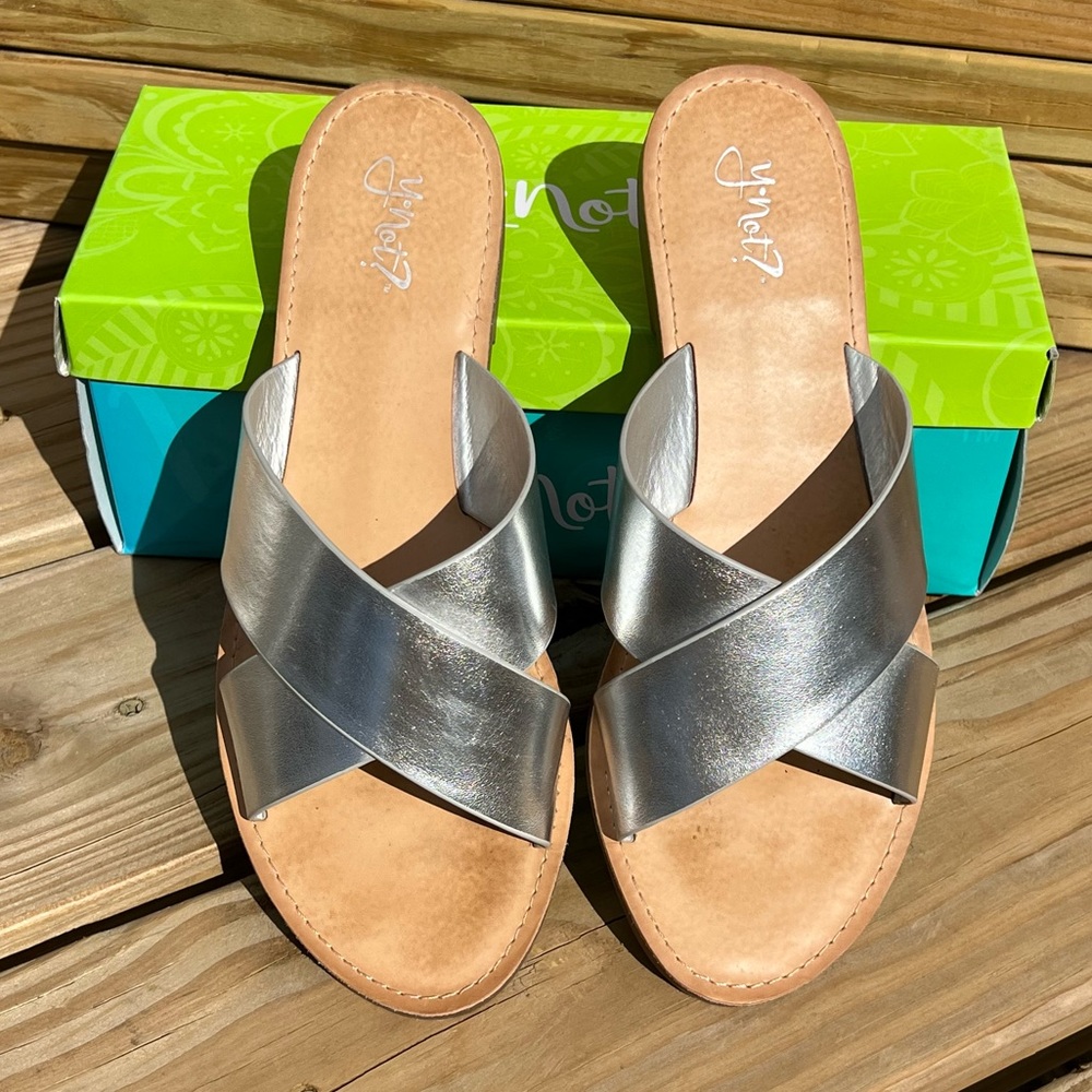 Y•Not? Silver Leather Crisscross Sandals SZ 10! EUC!